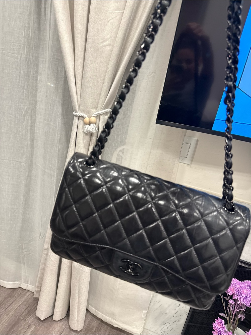 CHANEL Black Quilted Shoulder Bag with Chain Strap - Picture 7 of 7
